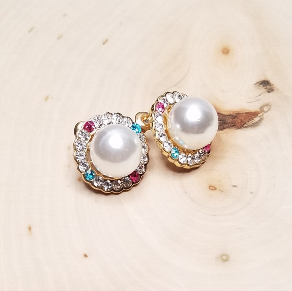 Vintage Pearl Button With Rhinestone Rim Earrings - Picture 3 of 7
